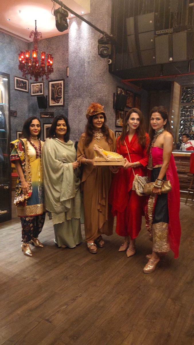 nishjamvwal's tweet photo. I just had such a blast this #karwachauth 
I danced I met some lovely ladies and i actually did the things that #tradition lays out for this day - as special guest for a #grand #KarwaChauth2022
#celebration #event 

 #nishajamvwal
#karvachauth2022  #traditional #Bhangda #dance https://t.co/GaVlhjvPtX