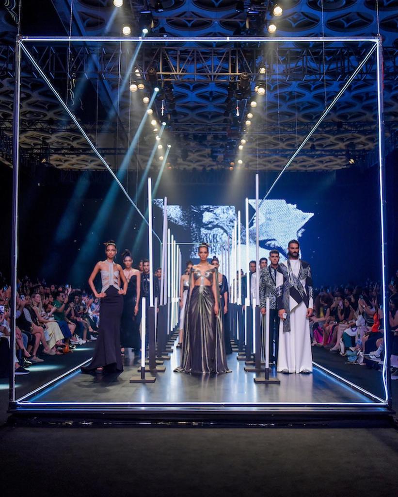 LakmeFashionWk's tweet photo. realme x Amit Agrawal at Lakmé Fashion Week in partnership with FDCI.
@realmeIndia @iamitaggarwal @ILoveLakme @fdciofficial @R1SEWorldwide
#ReadyForACloseUp #RealmeatFDCIxLFW #FDCIxLakméFashionWeek #LakméFashionWeek #FDCIxLFW #5DaysOfFashion #LFW #realme #TheRealAwakening https://t.co/ETtJIKIgOg