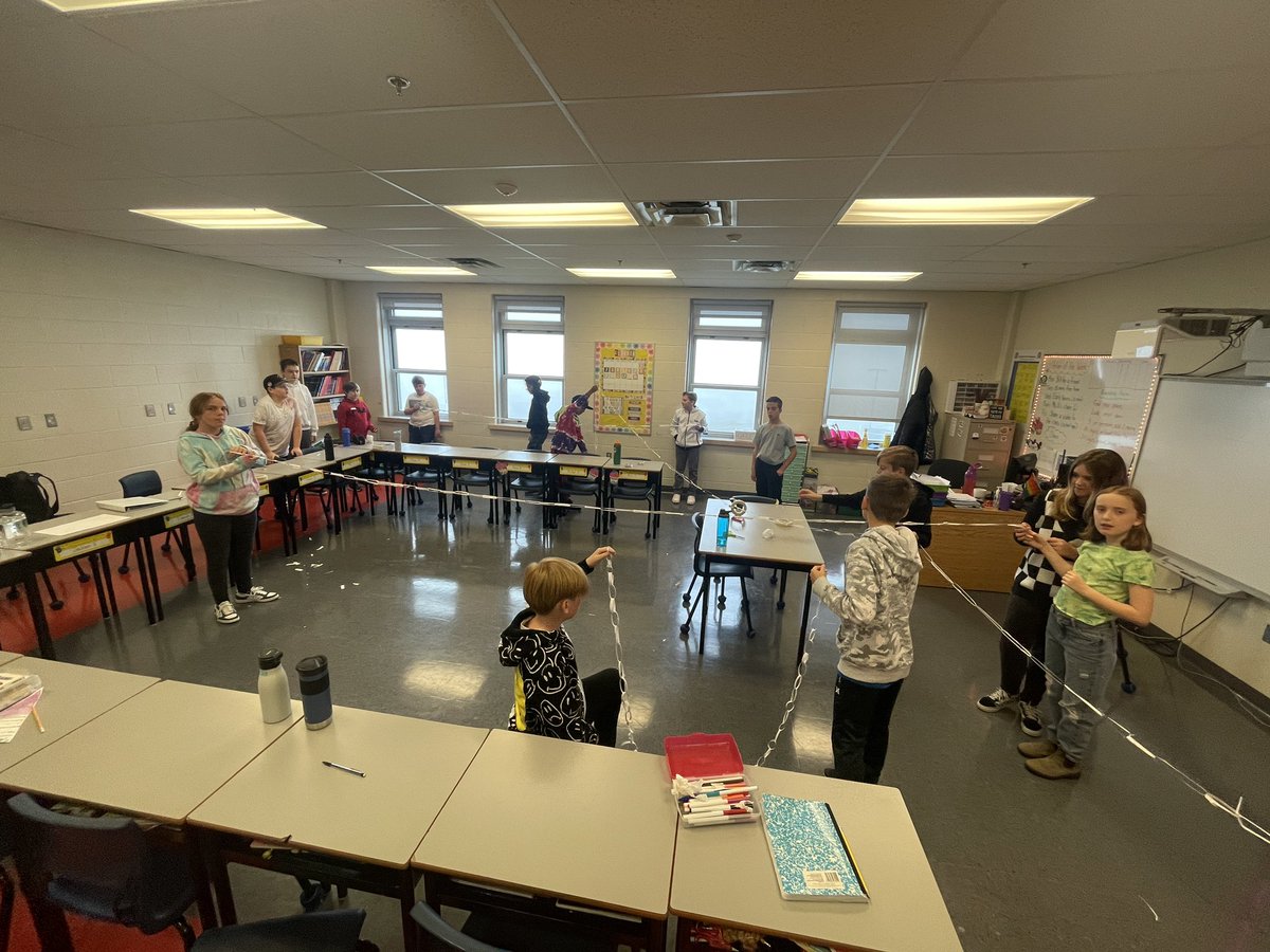 Paper chain challenge today!! One piece of paper, one roll of tape, 15 minute timer. Who can make the longest chain in 15 mins! So much fun #grade6, #stem, #paperchain,@ElizabethParkEl