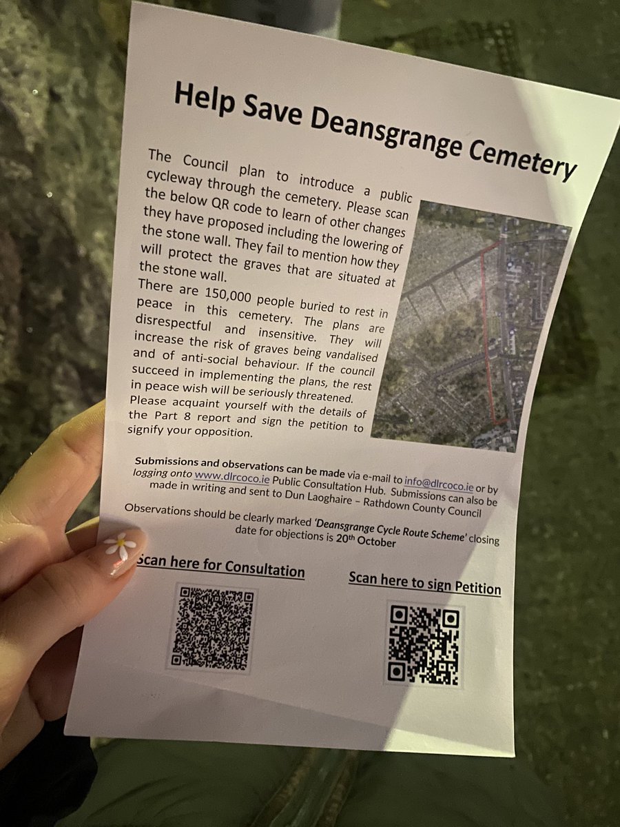 CallieCrawleySF's tweet image. Very emotional and poignant candlelight vigil to help save Deansgrange Cemetery #DeansgrangeCemetery