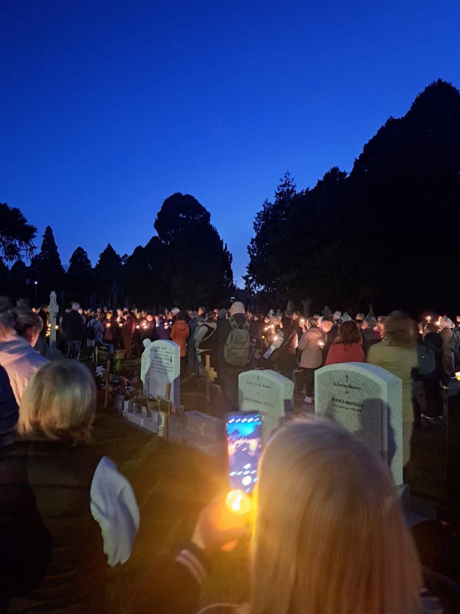 CallieCrawleySF's tweet image. Very emotional and poignant candlelight vigil to help save Deansgrange Cemetery #DeansgrangeCemetery