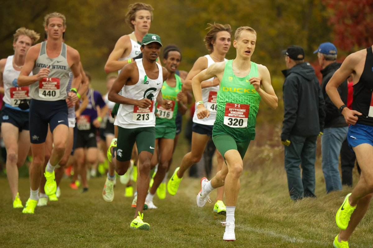No. 24 Men of Oregon move up five spots over the final 2K and finish in 12th place at the #NuttycombeInvite, wins over six teams ahead of them in most recent national poll.

Aaron Bienenfeld paced the squad with a 24th-place finish.

📊 bit.ly/3MzbPdn

#GoDucks