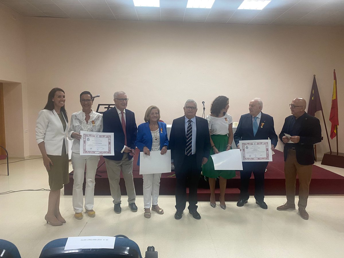 vox_cartagena's tweet photo. #VOX ha estado presente en la Eucaristía y posterior imposición de las Medallas de Oro de la Hospitalidad Santa Teresa.
Los galardonados han sido; Telecartagena, Marnys, Encarnacion Otóon  "voluntaria" y Fripozo.
Nuestra más sincera enhorabuena. https://t.co/HLHMs4wMT2