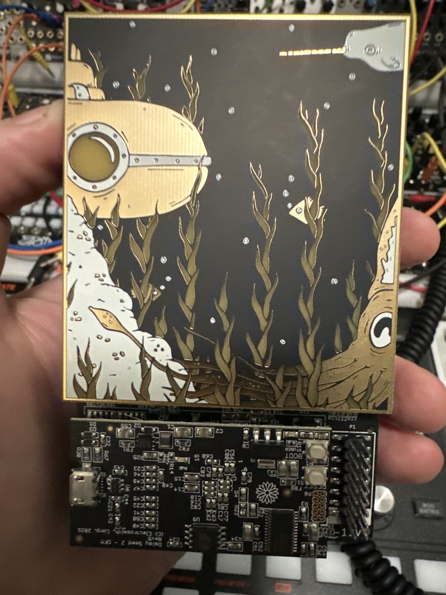 Love the artwork on the back of the Nautilus ❤️
You Rock @qubitelectronix!