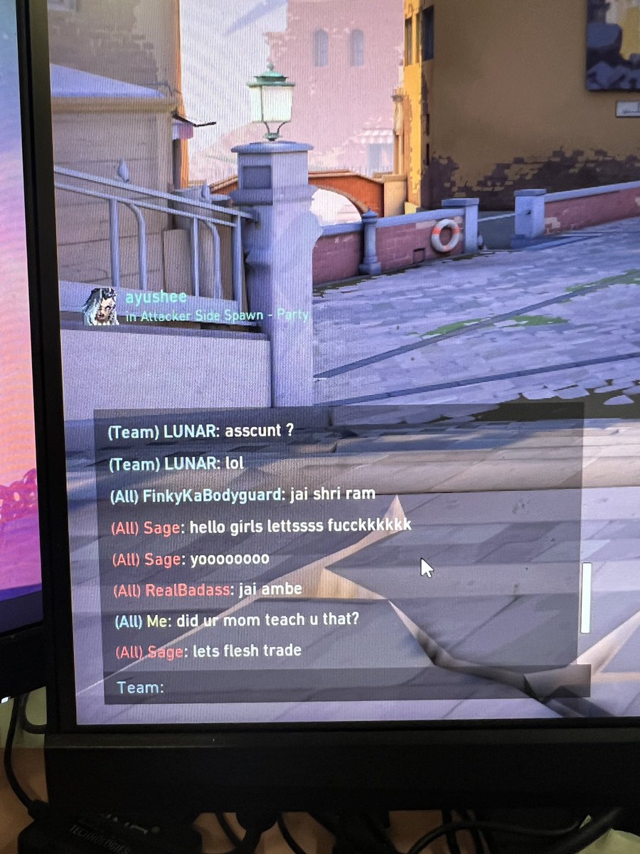 PinkcessDB's tweet photo. Reason why a lot of girls doesn’t play @playVALORANTsa Can we make this place a safe place for girls and report this guy? https://t.co/PBFqxjEbHQ