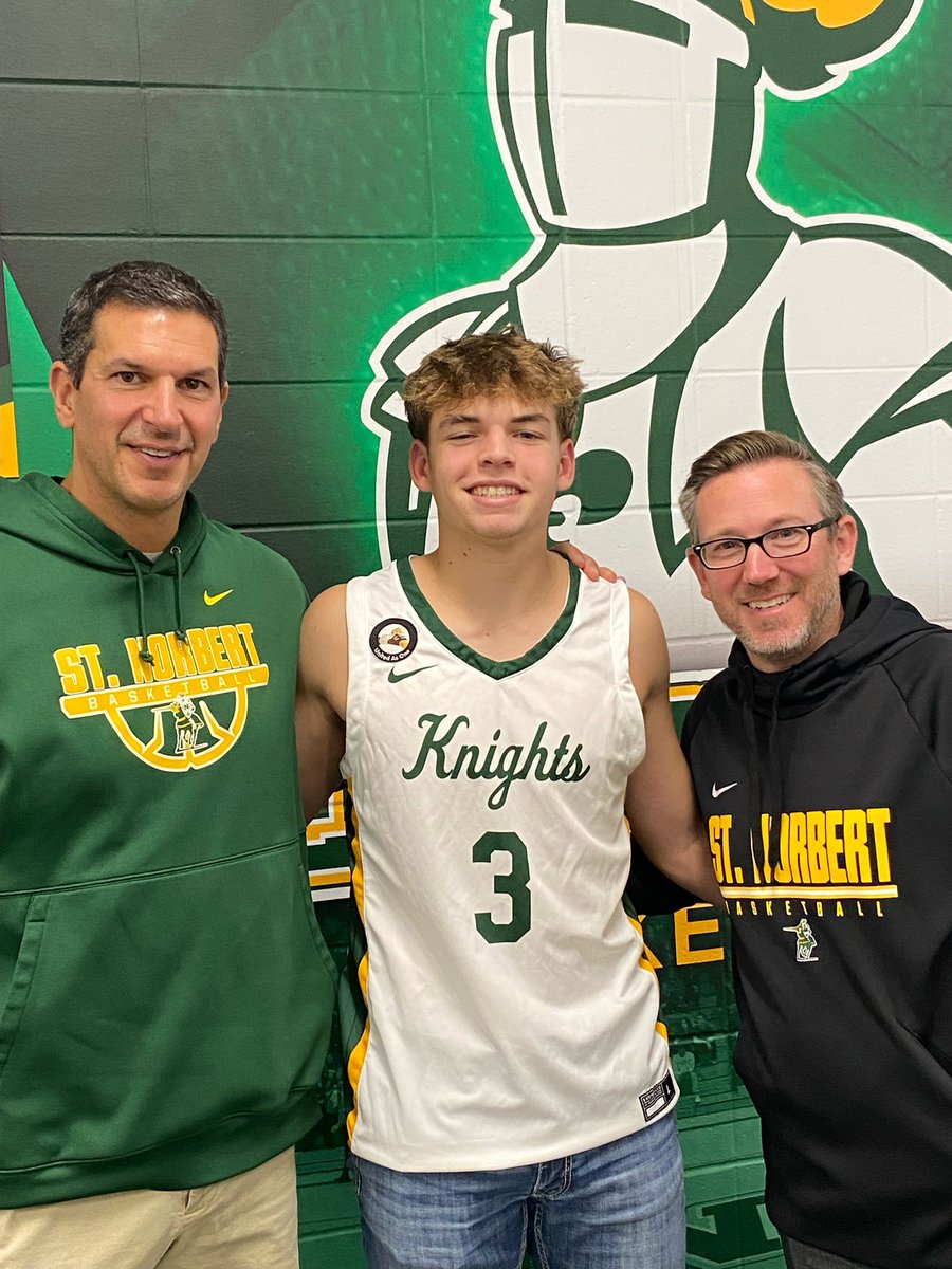 GradeJaeden's tweet photo. Had a great visit today at St. Norbert. Special thanks to @CoachGaryGrzesk and Coach Flora for showing me around campus! @SNCMensBB https://t.co/5x3x7SIXL2