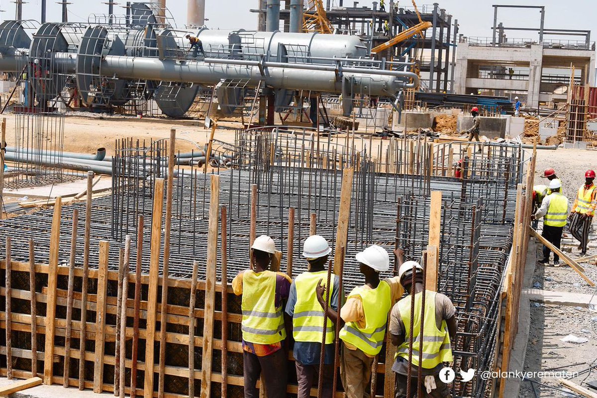 AlanKyerematen's tweet photo. This week, I visited Sentuo Oil Refinery Limited - a 5 million tons/year refining project to better meet the needs of the local market.

Sentuo is part of my goal to develop new Strategic Anchor Industries &amp; diversify the 🇬🇭 economy beyond Cocoa and Gold. #IndustrialiseGhana https://t.co/6PZDzvC58J