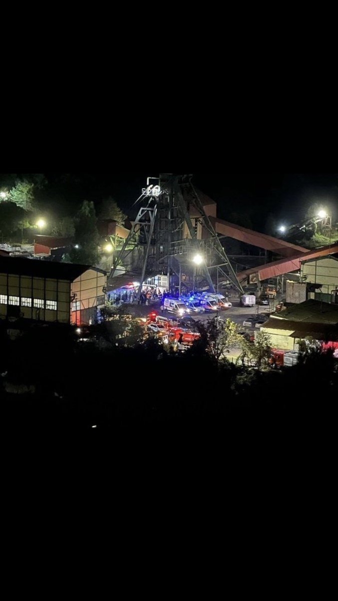 #Bartın'ın Amasra ilçesindeki #maden ocağında meydana gelen #patlama sebebiyle enkaz altında mahsur kalan maden emekçilerimizin sağ salim kurtarılmasını temenni ediyoruz...
