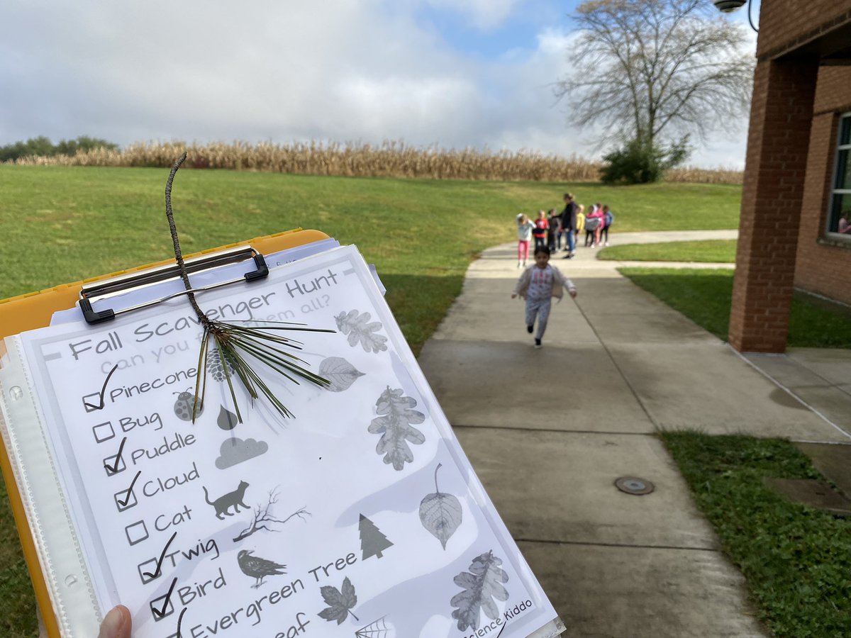 jquerryFCPSPE's tweet photo. Pre-K Fall Locomotor Scavenger Hunt with this group of “Eagle Eyes” (and yes, we even found a cat!) @MsSarahPreKCMES https://t.co/Mu5Y92dXvi