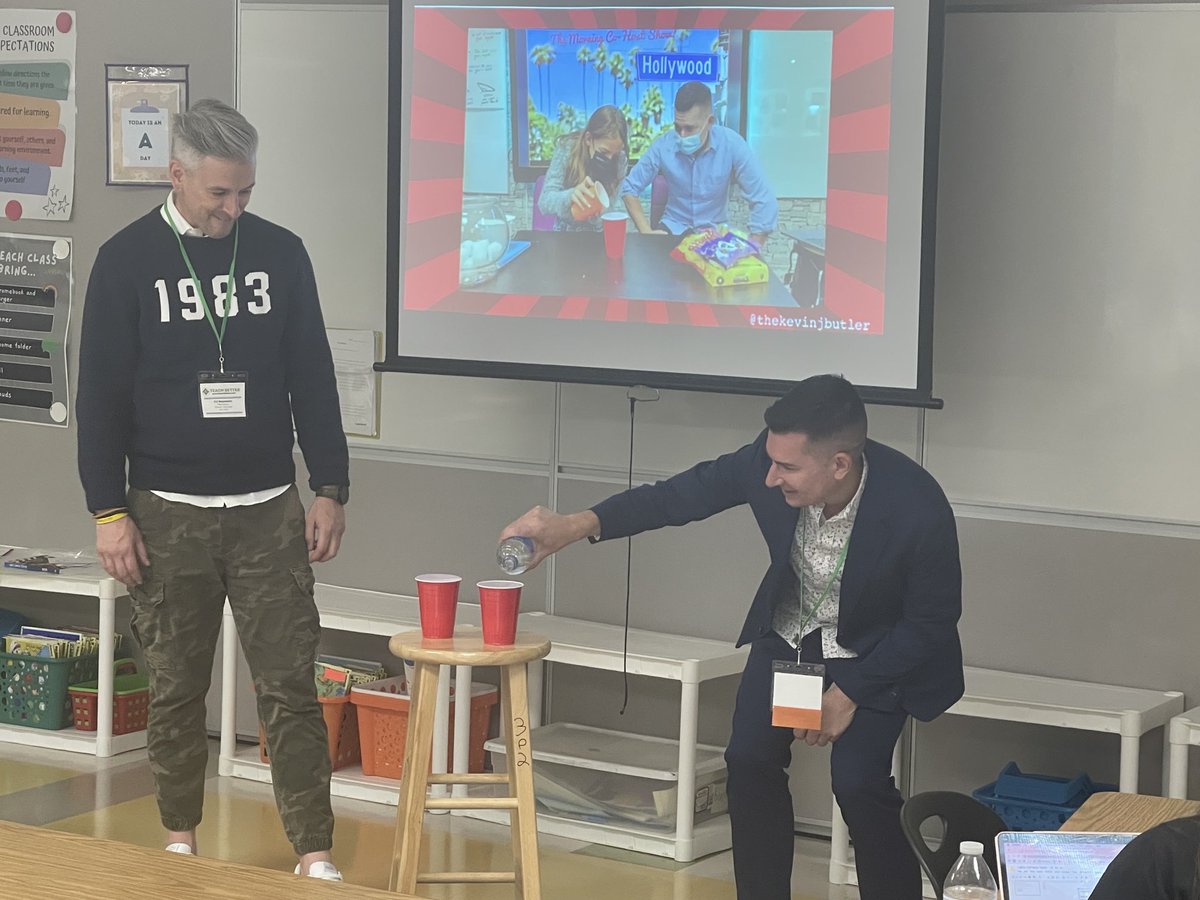 ⁦<a href="/TheKevinJButler/">Kevin Butler</a>⁩ builds rapport with his students using low-cost materials and gamification!  2 cups and a bottle of water! #bigrewards