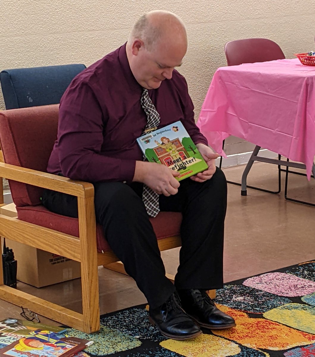 Thanks to MiVillage and @hollistonlib for allowing Chief @MRCfmFBC to read to your audiences during #FirePreventionWeek. nfpa.org/fpw