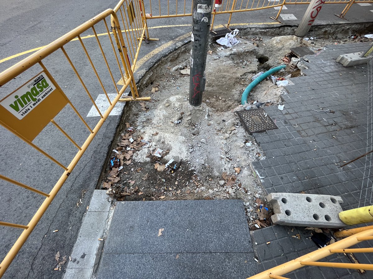 Bcnsingular's tweet image. Va ser bonic mentre va durar (Urquinaona amb Fontanella #DretaEixample)