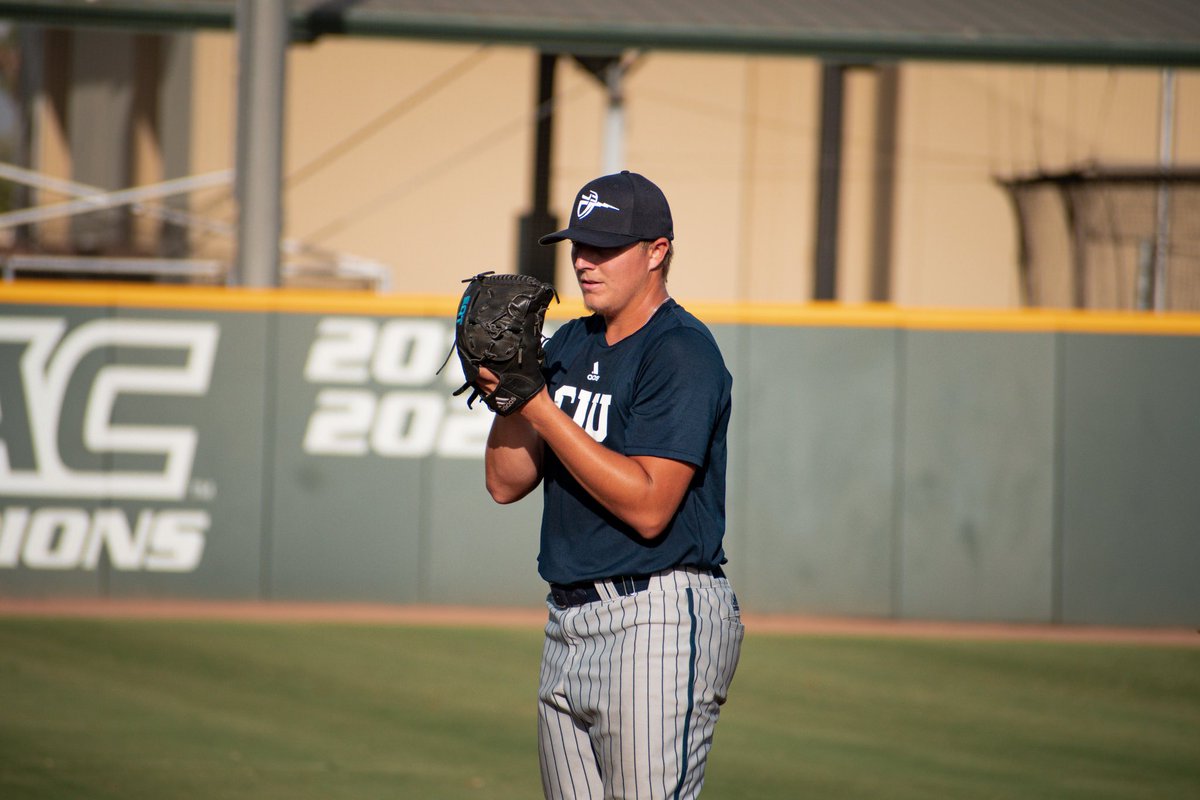 CBUbaseball's tweet photo. Iron sharpens 𝐢𝐫𝐨𝐧⛓️

#LanceUp⚔️ https://t.co/UGMs7izmPu