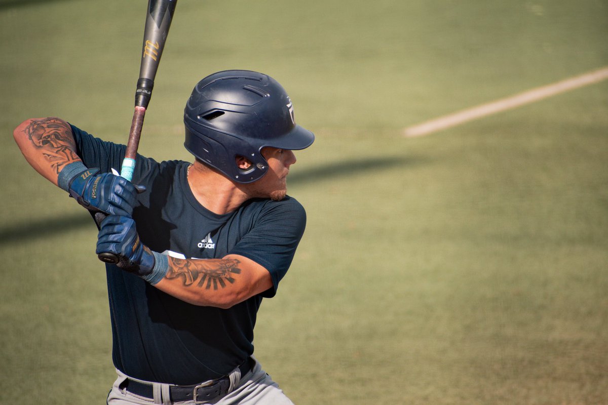 CBUbaseball's tweet photo. Iron sharpens 𝐢𝐫𝐨𝐧⛓️

#LanceUp⚔️ https://t.co/UGMs7izmPu