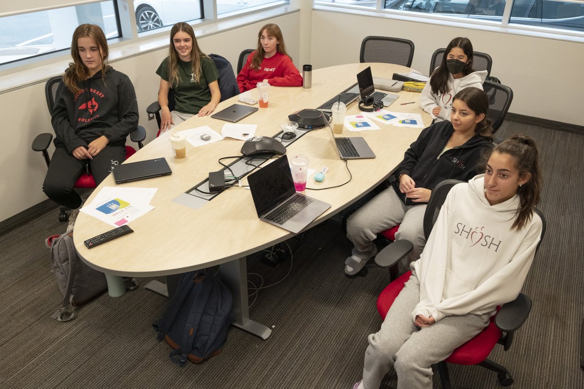 SacredHeartHfx's tweet photo. Some of our Barat Academy students attended a virtual event today hosted by @MSVU_Halifax celebrating this year’s @UNICEF International Day of the Girl Child and the “she-roes” among us. "She-roes" empowering "she-roes!" #MySHSH #dayofthegirlchild #girlsmatter https://t.co/1LNkUmHdIQ
