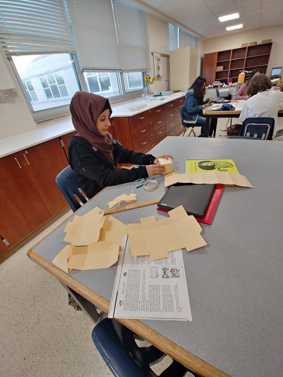 MbPatton15's tweet photo. Greeting card designing in Design &amp; Illustration takes planning. These scholars are up to the challenge!
@GreeceOdyssey @GreeceCentral @GCSDsuper https://t.co/4byFeIMAy2
