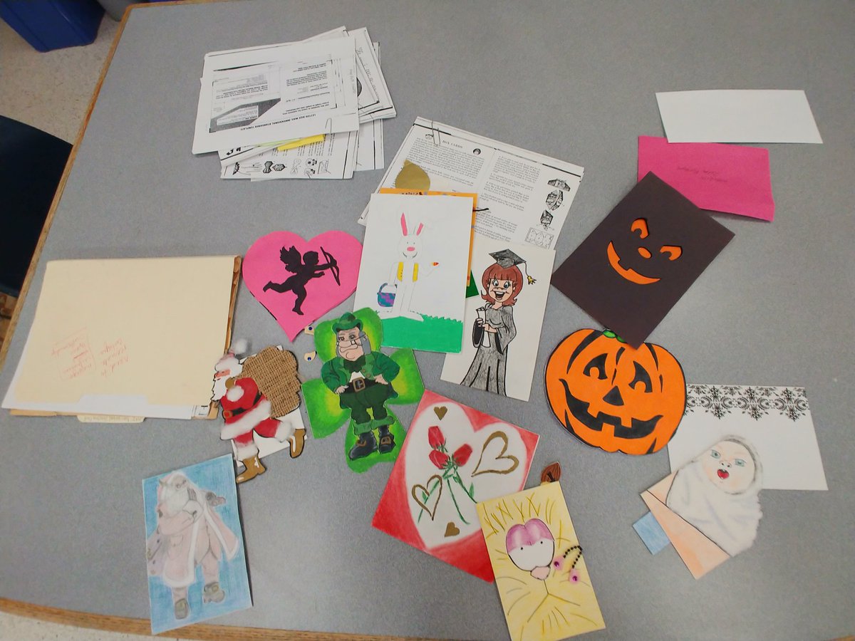 MbPatton15's tweet photo. Greeting card designing in Design &amp; Illustration takes planning. These scholars are up to the challenge!
@GreeceOdyssey @GreeceCentral @GCSDsuper https://t.co/4byFeIMAy2
