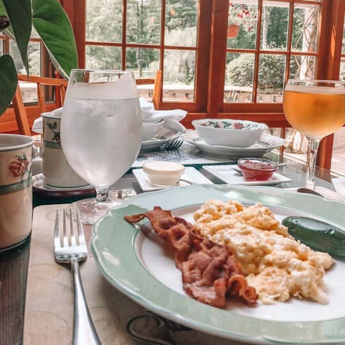 When you're enjoying breakfast with us, nothing but peace is in the air.