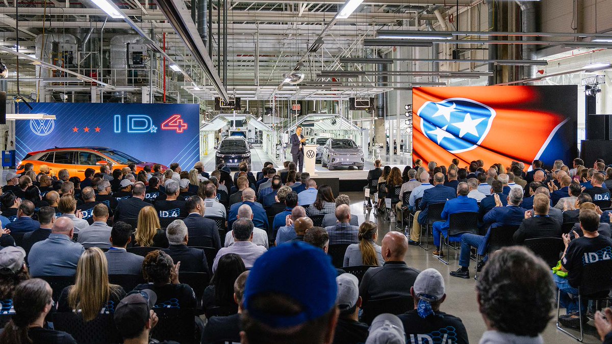 TNECD's tweet photo. Earlier today, @CommishTNECD joined @GovBillLee and @VW officials in Chattanooga to celebrate and commemorate the company's launch of the all-electric ID.4. 

Today's unveiling represents an investment of $800M and the creation of 1,000 new jobs. #MasteredinTN #EvinTN ⚡ https://t.co/wifwpHD4a3