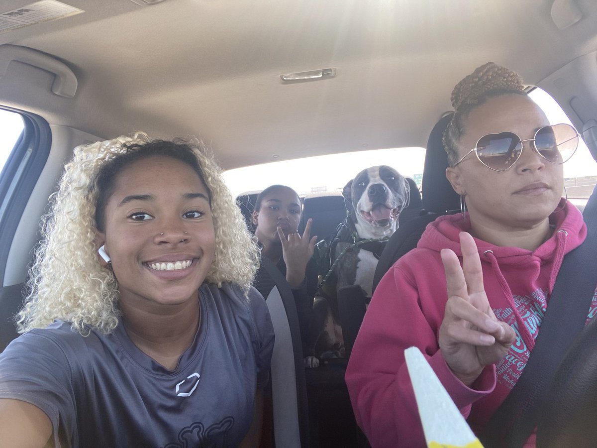 KPhillips2023's tweet photo. Road Trip to Kansas!! #KansasBound #RoadtripSelfies #WereReady @AMNTX18u @AMNTX18u_Jeff https://t.co/8x6li4sitA