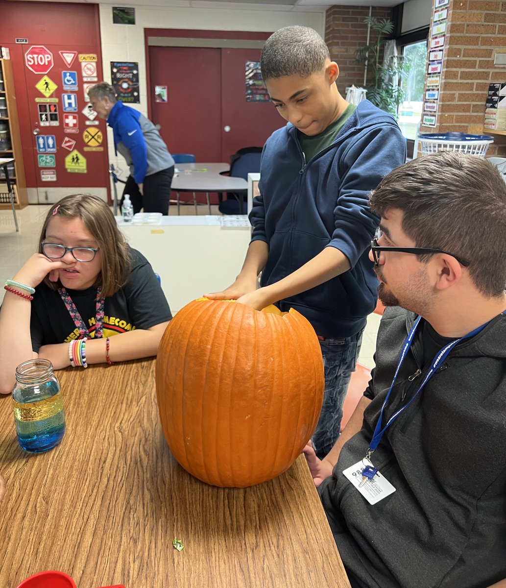 MrsDeneau's tweet photo. We completed a science experiment on density with various parts of a pumpkin today. Then of course the Pep Rally! @LamphereHS #wearelamphere https://t.co/E6RSJNvzV1