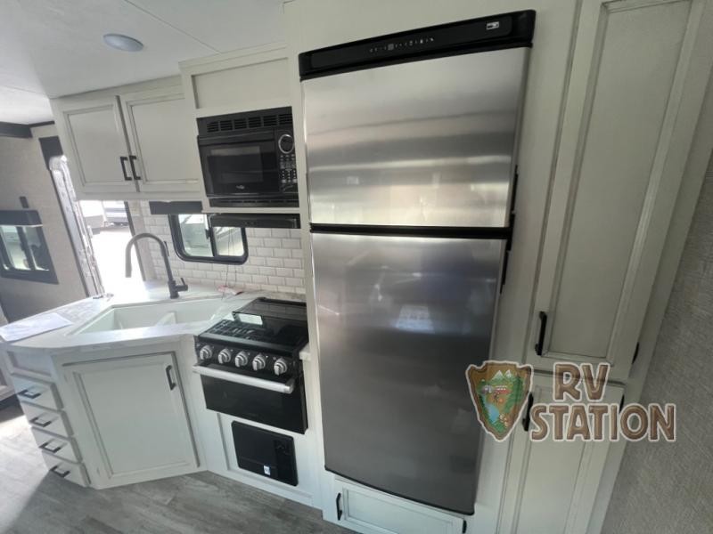RVStationWaco's tweet photo. Did I hear someone say #roadtrip 🚃💨 Discover more beautiful landscapes in this new 2022 Jayco Jay Flight 32BHDS! 

Visit us online to learn more. 👉  https://t.co/jyh36kI8cx
*
*
#RVStationWaco #Waco #TX #RVLife #JaycoRV #Adventure #Discover #Explore #Camping https://t.co/0iHIkvk06k