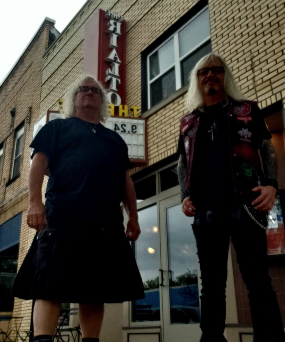 BlackDoomba's tweet image. Hanging with Chris Bentley of Nightgoat and Buzzbin in Akron Ohio. @goat_night #buzzbin #blackdoombarecords #tommystewartsdyerwulf #doommetal