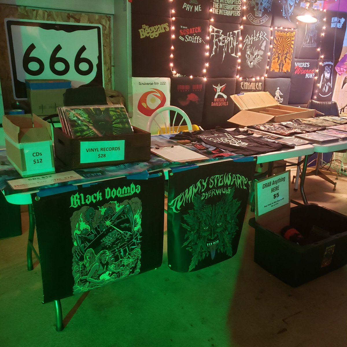 BlackDoomba's tweet image. Hanging with Chris Bentley of Nightgoat and Buzzbin in Akron Ohio. @goat_night #buzzbin #blackdoombarecords #tommystewartsdyerwulf #doommetal