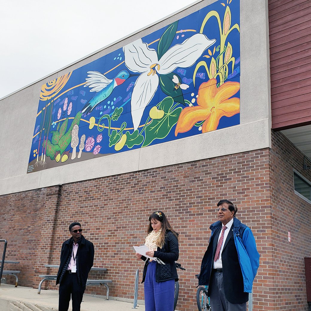willystreetcoop's tweet photo. Willy West Store Director Lee Cole, mural artist Maria Schirmer Devitt (of DAMA WI), and Middleton Mayor Gurdip Brar at the dedication of the new Willy West Mural. Isn't it beautiful?!
#publicart #middletonwi https://t.co/zbYrKD63CQ