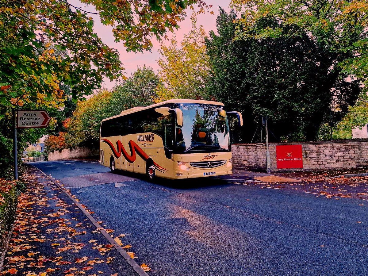 KrisThomas87's tweet photo. Have you got the Friday feeling?
We have 😎

#teamwilliams #coachhire #coachhirewales #teamworkmakesthedreamwork #williamscoaches #mercedestourismo #neoplantourliner https://t.co/ukp5UUBigh