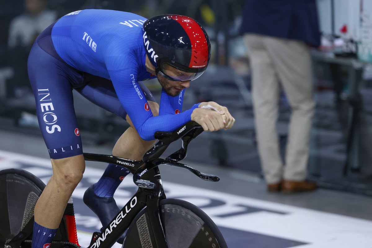 Federciclismo's tweet photo. 3⃣'5⃣9⃣"6⃣3⃣6⃣😱😍
T O P  G A N N A!! 🚀💪🌈💙
E' lui l'uomo più veloce del mondo sui 4 km ⏱️
E' lui l'uomo più veloce del mondo nell'ora ⏱️

E' lui l'uomo più veloce del mondo

F I L I P P O  G A N N A
#SQY2022 #NazionaleCiclismo🇮🇹 #campionedelmondo
📷Bettini https://t.co/zvwNaaO3bs