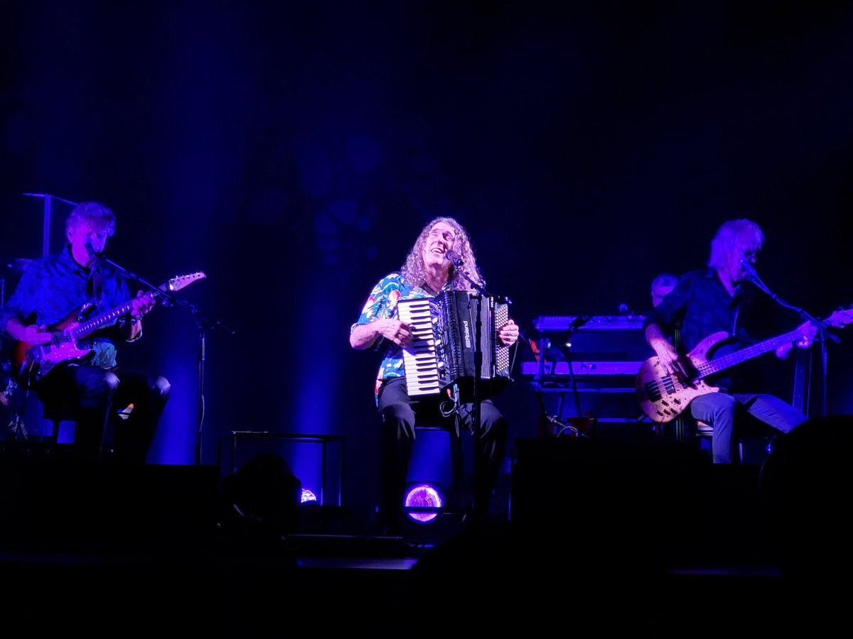 HaileyEMusician's tweet photo. Last night I had the joy of seeing Weird Al live. It was absolutely amazing and I had so much fun! It was one of the best shows I've ever seen and I will definitely have to see him again! 

@alyankovic

#musician #music #musiciansonmusic #weirdal #parkerplayhouse #concert https://t.co/av3j3eBYpx