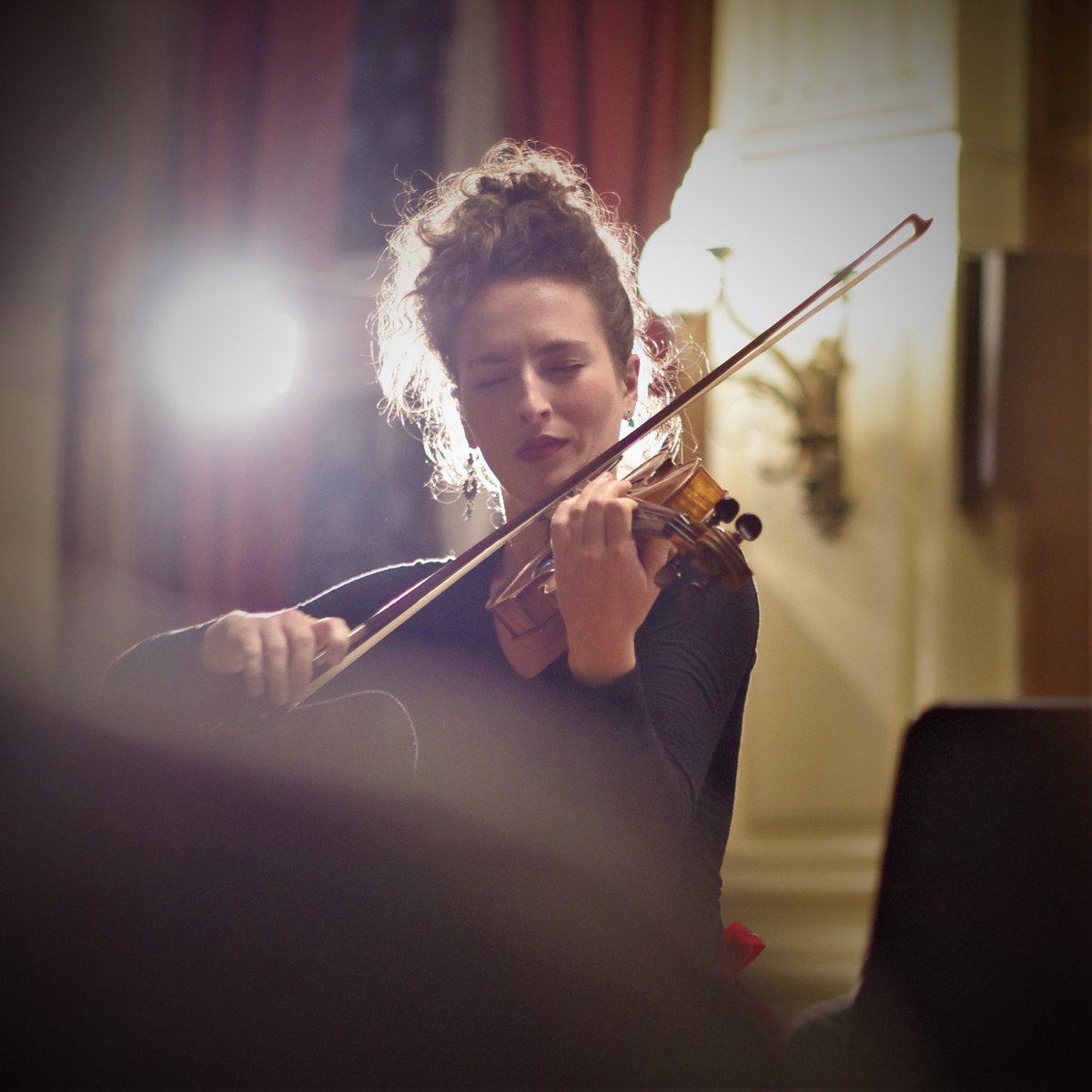 psl_univ's tweet photo. Dans #FêtedelaScience il y a FÊTE !
L'@oscpsl donne un concert à l'@AcademieClimat, avec un invité surprise ! https://t.co/pMsOHTvkjM