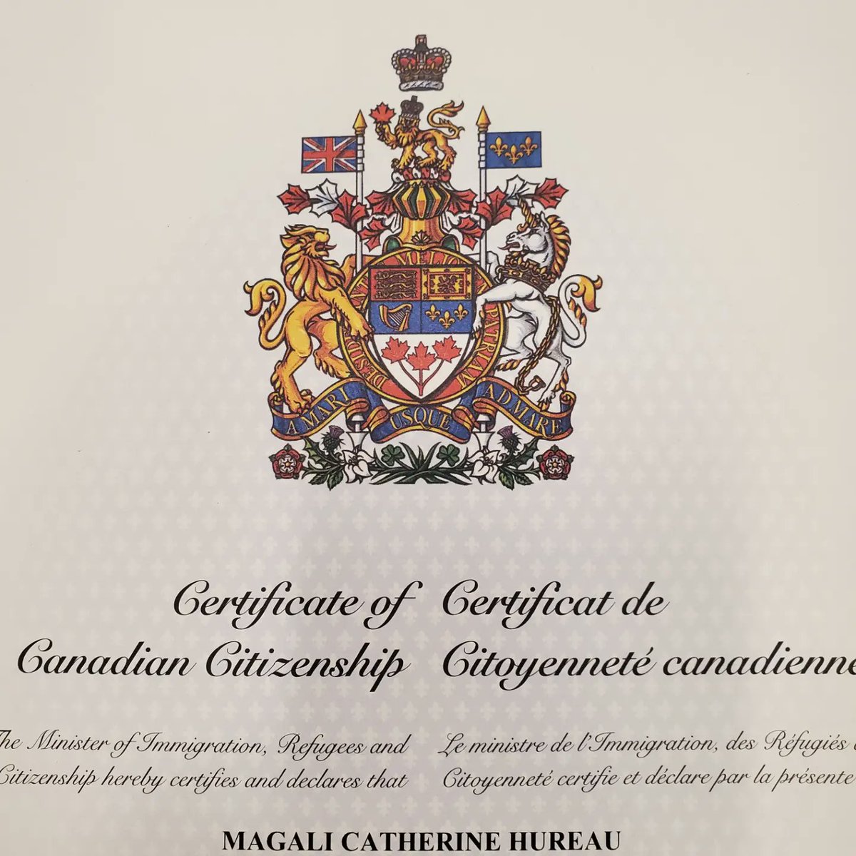 HureauMagali's tweet photo. 🇨🇦🇨🇦🇨🇦 officiellement canadiennes!!! Tellement d'émotions mais très heureuses et fières ❤️😍 https://t.co/F6DCSVBHZs