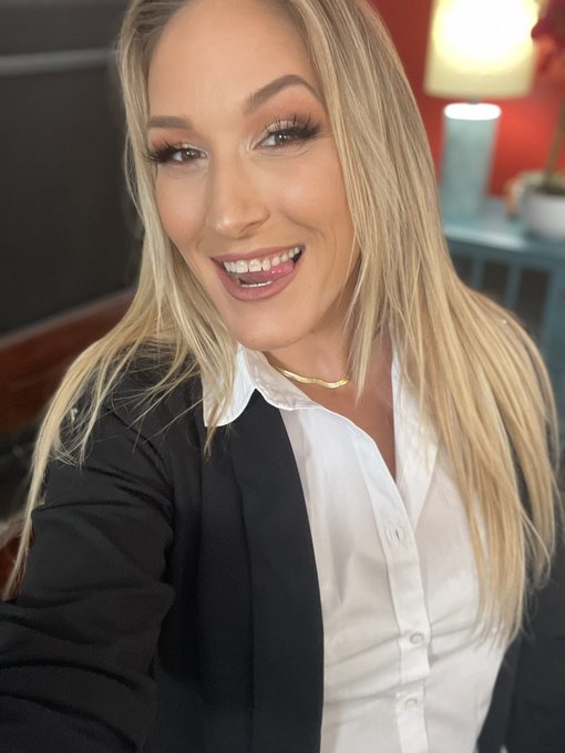TW Pornstars Charley Hart. Pictures and videos from Twitter. Page 30
