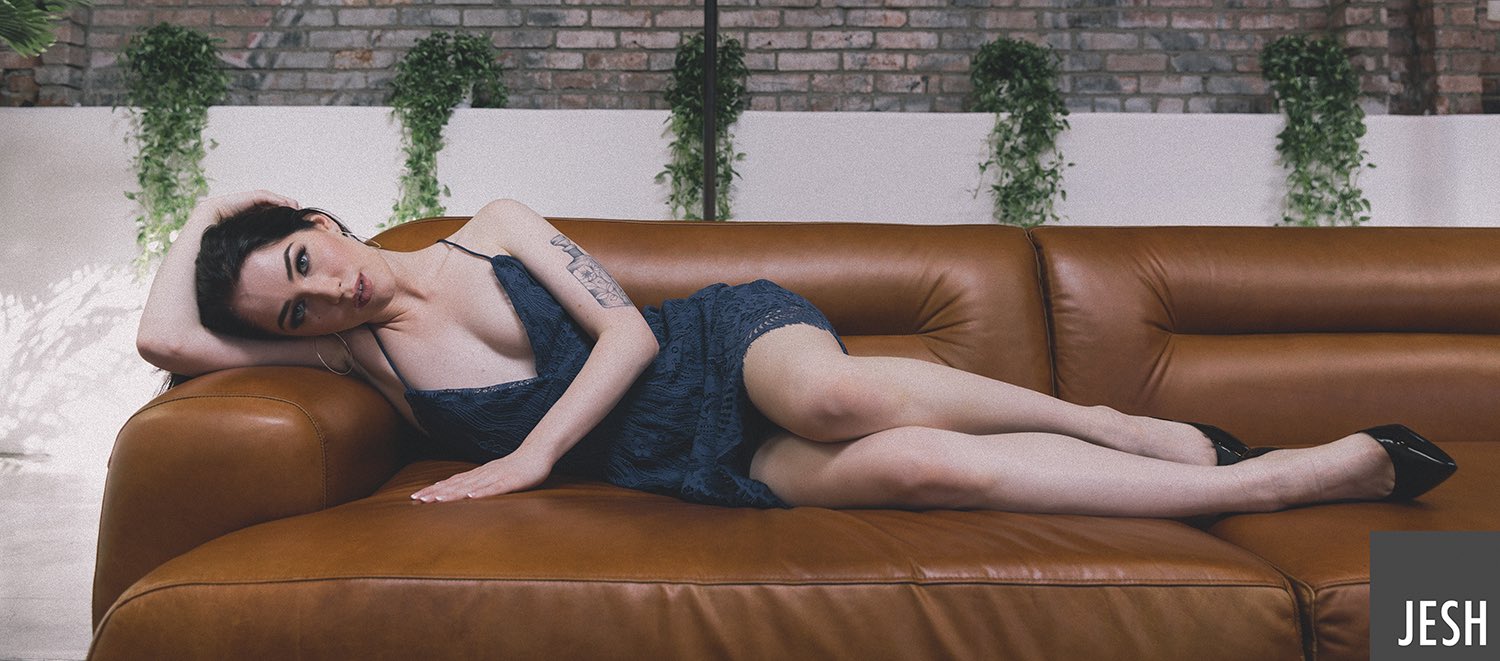 TW Pornstars - Evelyn Claire. Twitter. I love earth tones 📸 @JeshbyJesh.  7:12 PM - 14 Oct 2022