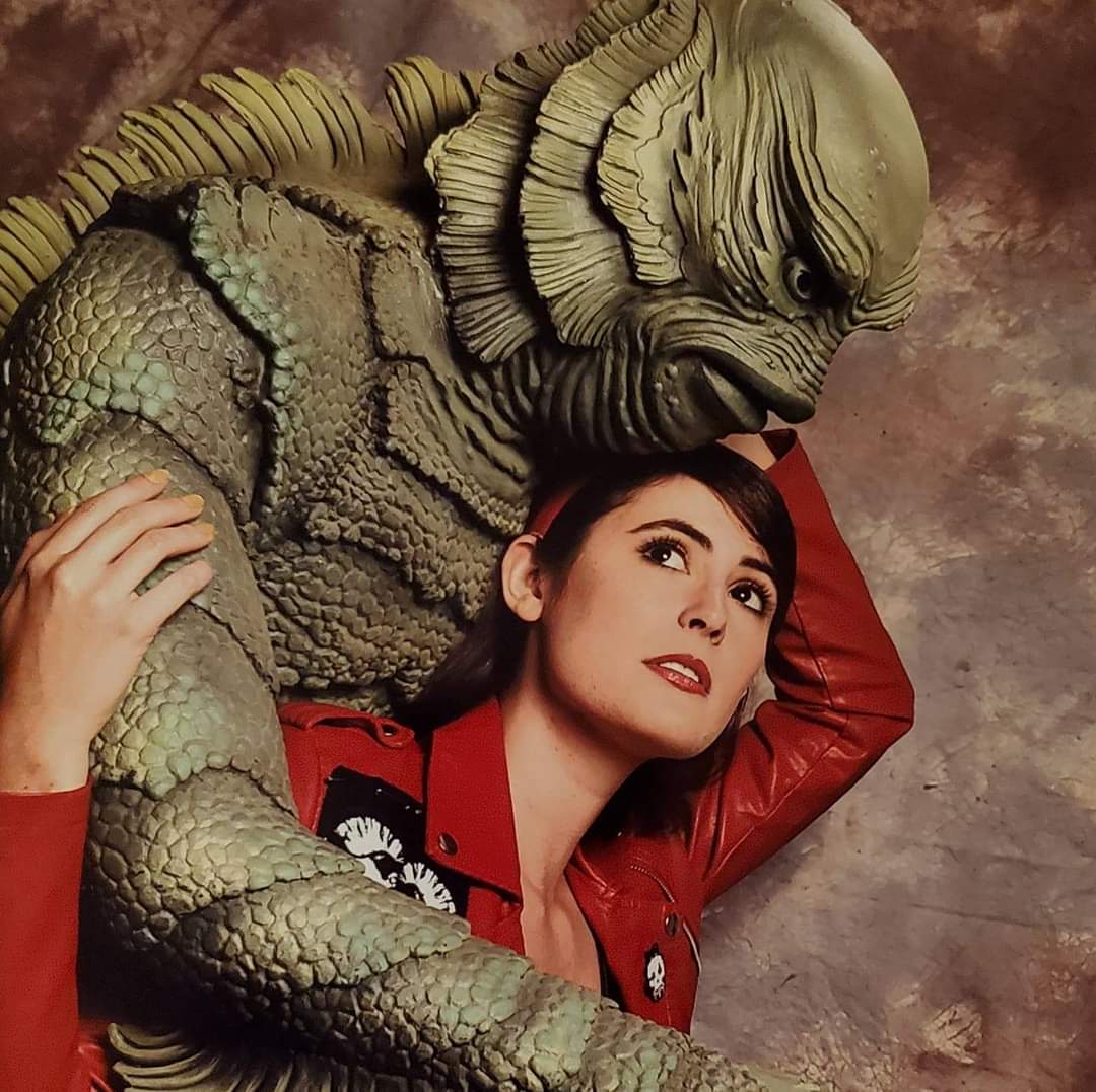 Do_You_Validate's tweet photo. Everyone, meet @Allisnoton, our new cast member for @OddityRoadshow who is gonna play Jamie the Monstrous.

Allison is an amazing actor and we can't wait to show you how amazing she has already been in the new show! https://t.co/EuZJYDvQll