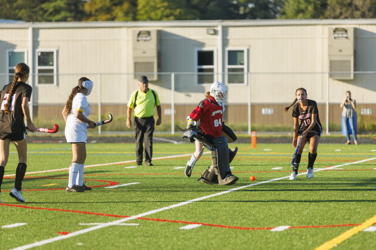 HammondHSFH's tweet photo. 🚨Senior Spotlight🚨Goalkeeper, Lily DeBlasio has hit a total of 152 saves this season, the Golden Bears have 2 regular season games left! 💪🏽🎉🏑 @lilyydeblasio https://t.co/cliNMlUEAN