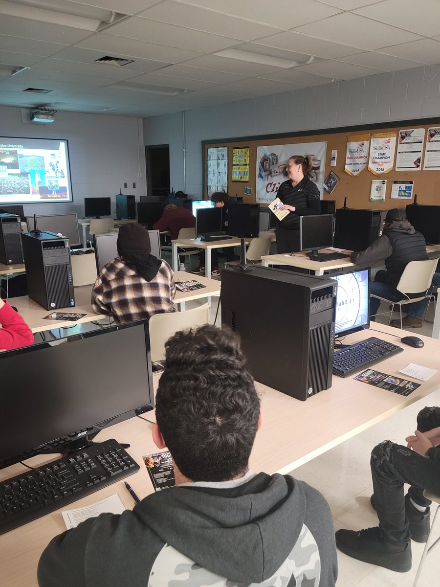 Thank you to Christy Tollett, from Purdue Polytechnic Institute Richmond Campus for presenting about future educational opportunities to our students. Want to learn more, check out their Fall Preview day! #WCCOpportunity #studentsuccess