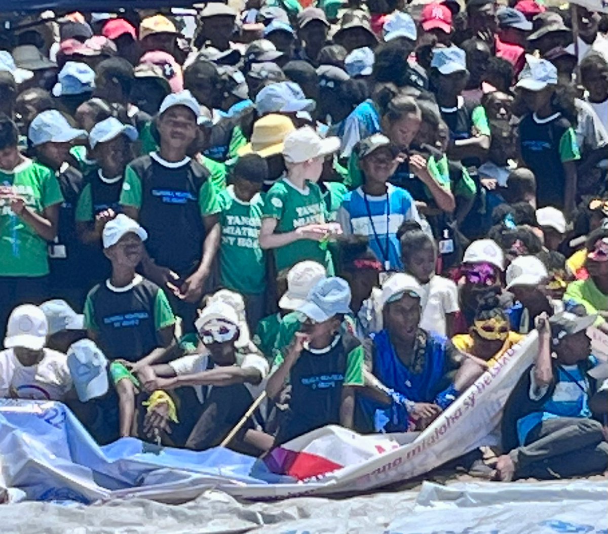UNMadagascar's tweet photo. Planification sensible à la #RRC et  systèmes d’alerte et de suivi efficace pour Madagascar.
@UNMadagascar,Gouvernement, Communautés et PTF ensemble pour  le pari de la résilience pour que " toute personne  soit protégée par des systèmes d'alerte précoce" https://t.co/awto4rPA2o