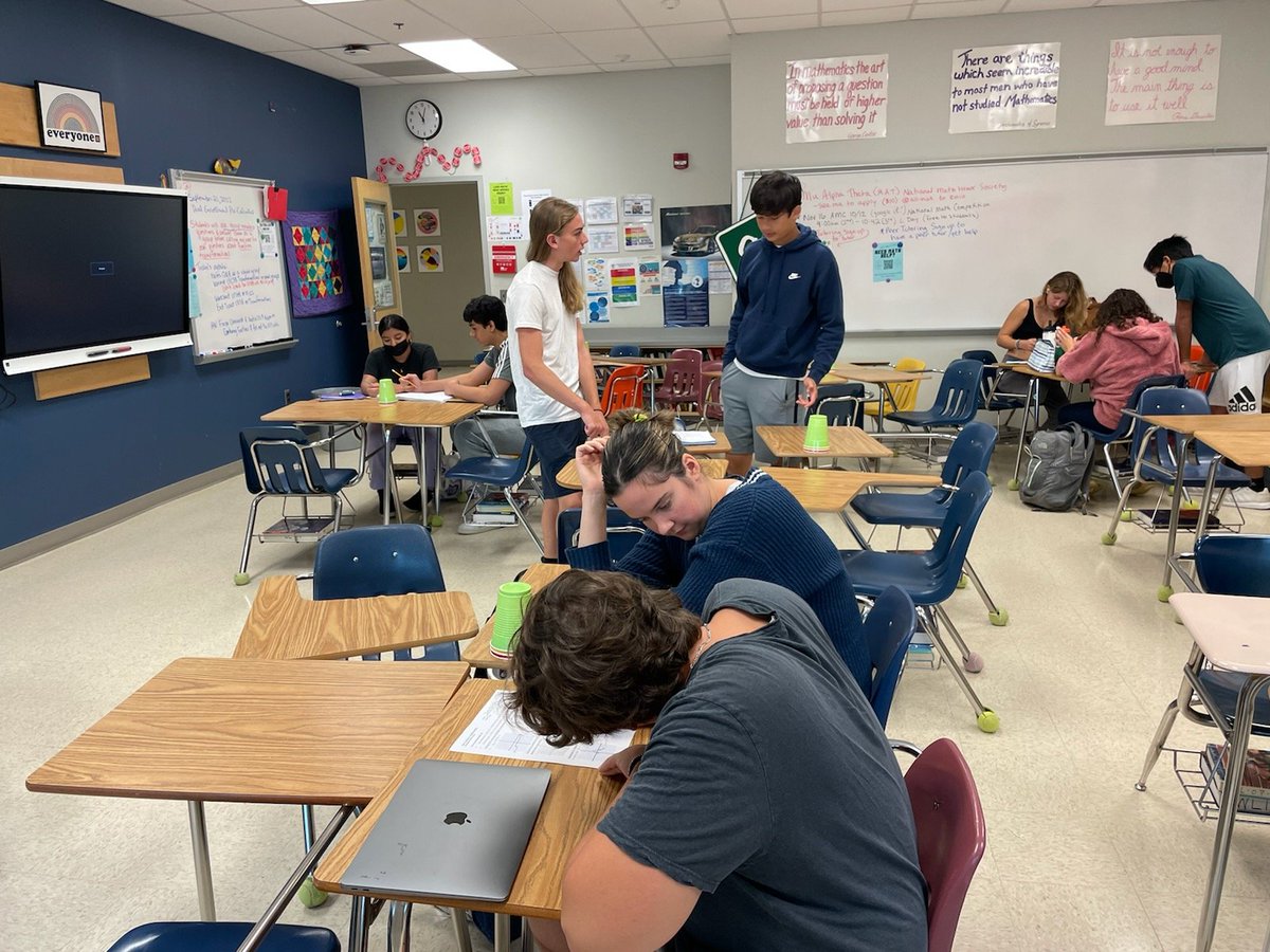 Leonda_Archer's tweet photo. "If you build it, they will come!" Shout out to Susan Carr for founding our GP Peer Tutoring program to support math students at WL!!! They are in full swing and it has been great to watch it continue to grow each week!!!! https://t.co/9Elcd083f4