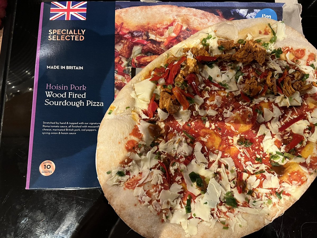 nickieferns's tweet photo. Come on @AldiUK you can do better. This is very poor. 4 pieces of meat and a few crumbs, seriously disappointed ☹️ #aldi  #standards https://t.co/zEqlZ6HBZ2
