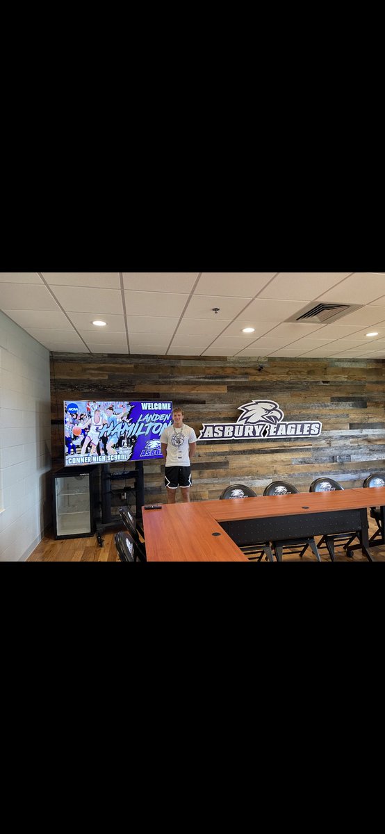 Landenham01's tweet photo. After a great call, I’m excited and blessed to receive an offer to play at Asbury! Thanks to @authrill24 and @CoachRussAU for this opportunity! Go Eagles!! https://t.co/jd9exnLNpP