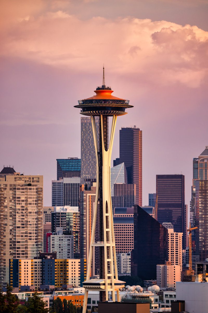 GeoffreyPrints's tweet photo. The space needle!

https://t.co/0kphshtgbx

#spaceneedle #seattle #washington #themountainwasnotout #sunset https://t.co/xmDfygNGy3
