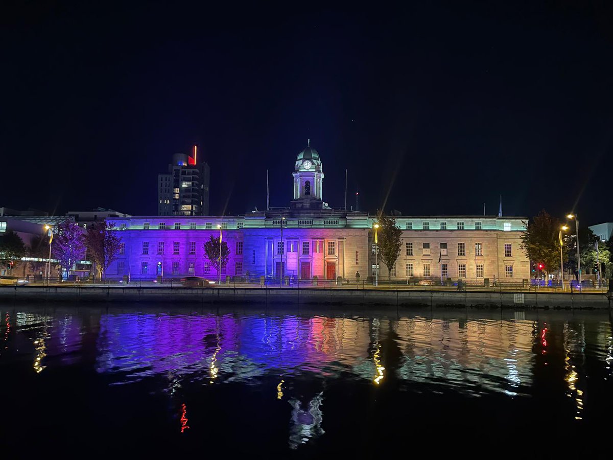 The heart of Cork City <a href="/corkcitycouncil/">Cork City Council</a> shining so brightly for <a href="/RADLDcam/">RADLDcampaign</a> #GrowingwithDLD to raise awareness of #DevLangDis 🙌🏼💜💛🌻👏🏼 Thank you <a href="/corkcitycouncil/">Cork City Council</a> for your dedication each year! #corkcityhall looks incredible! 💜💛 <a href="/iaslt/">IASLT</a> <a href="/irishexaminer/">Irish Examiner</a> Thank you 📸<a href="/oneillemmet/">Emmet O'Neill</a>