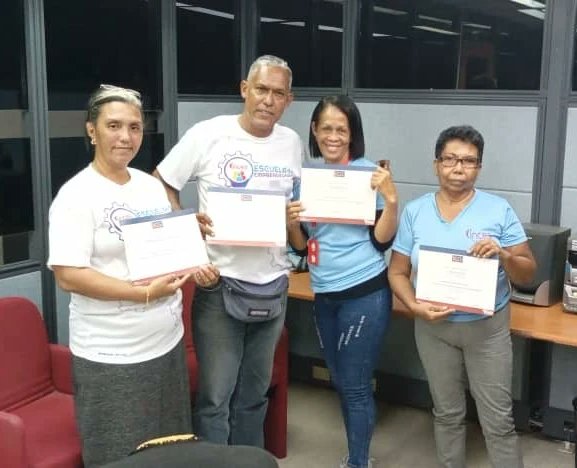 inces_guaira's tweet photo. Inces La Guaira presente en el taller de "Formación Integral para emprendedores"
Seguimos Trabajando ❗
#somosinceslaguaira #familiainceslaguaira #FormaciónTécnicaProfesional #FormarProduciendo #ProducirFormando
@Incesocialista https://t.co/aZhlBxCBwf