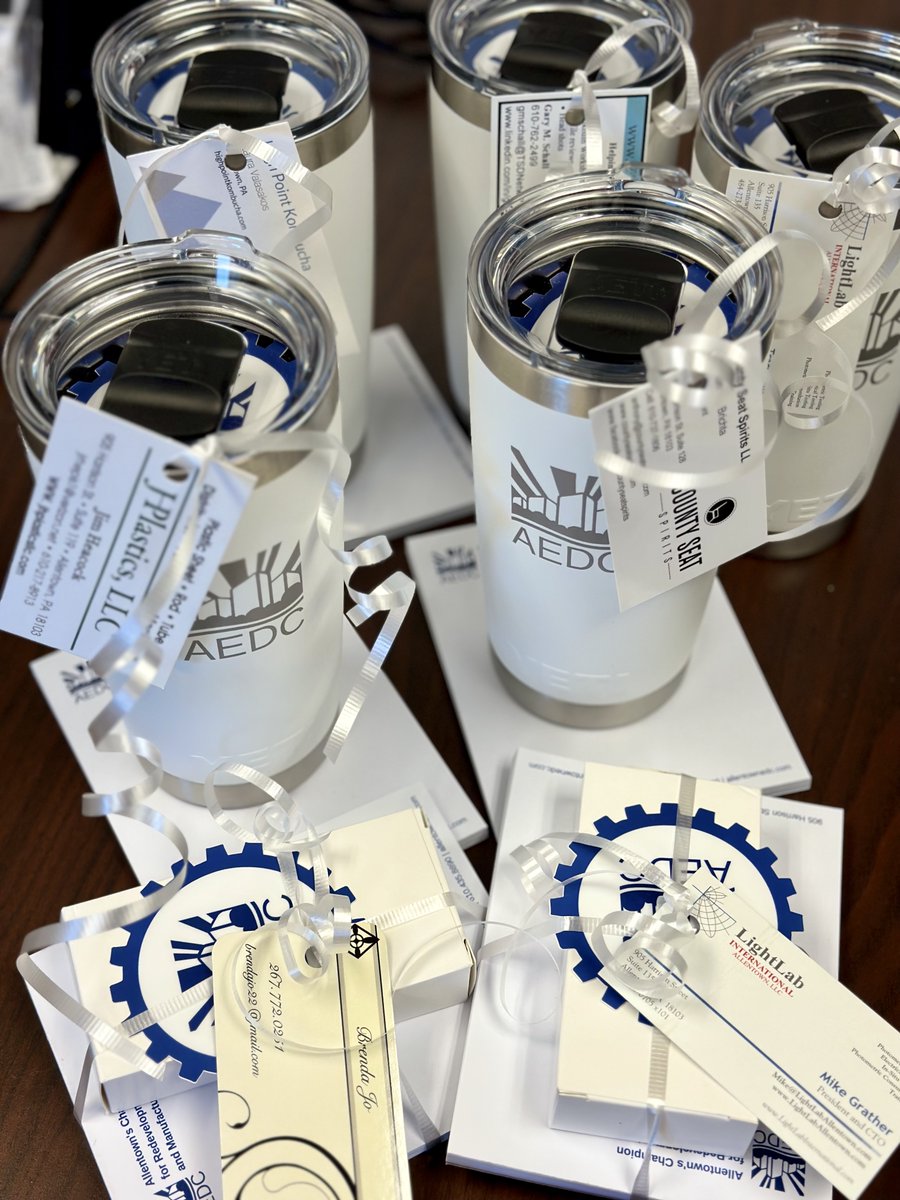 allentownedc's tweet image. This past week AEDC celebrated #MFGWeek22 by spreading the word about the impact manufacturing has on our economy,  promoting fulfilling career opportunities + all things made in PA💪

Even had a little fun with a swag giveaway! 

#MadeInPA #IMakeInPA #AllentownEDC