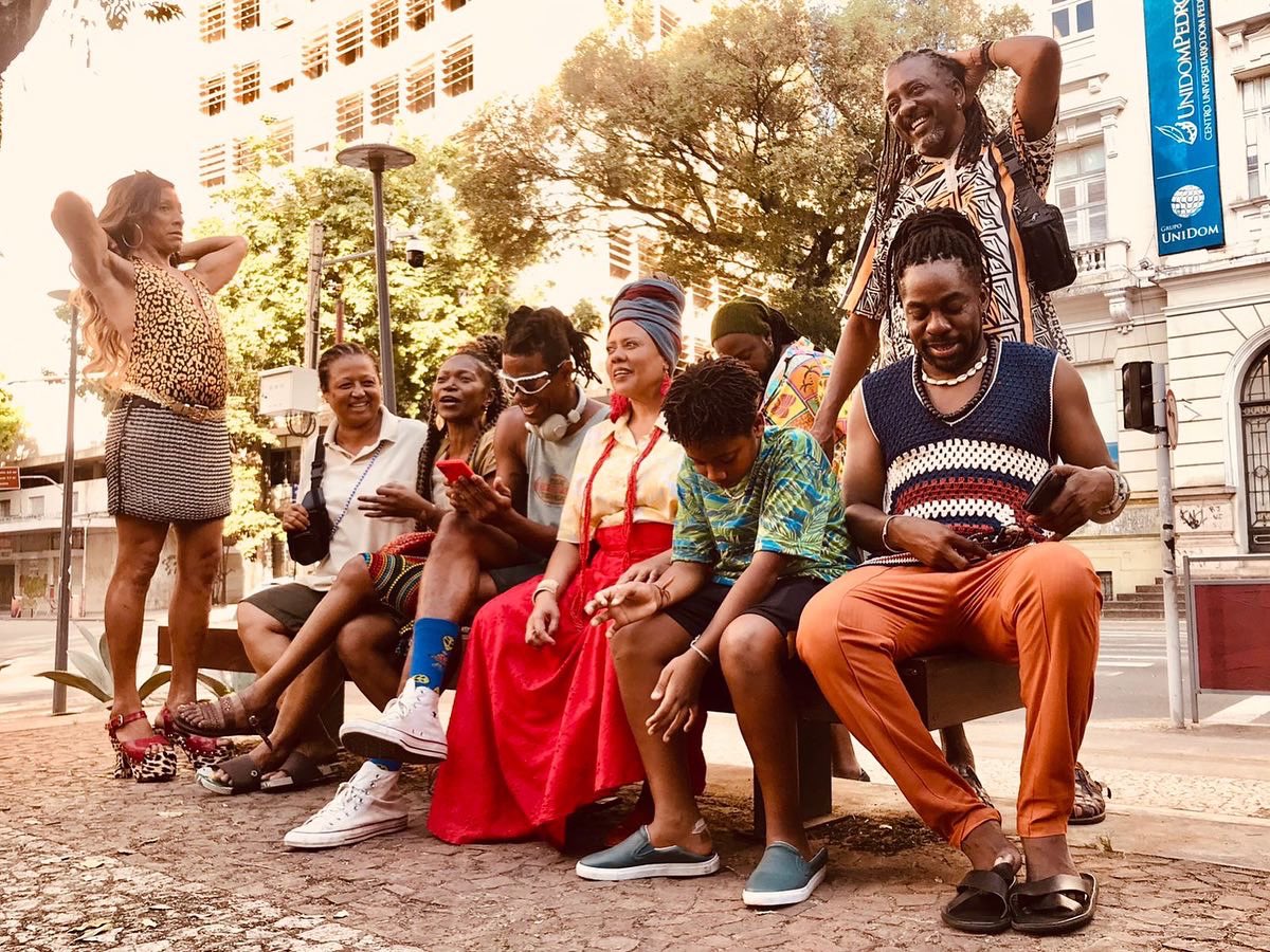 olazaroramos's tweet photo. Spoilerzinho de "Ó Paí ó 2" para vocês. 

Sigo aqui com meu Bando de teatro Olodum maravilhoso, trazendo mais uma história com os personagens que eu sei que vocês morrem de saudade. ❤️ https://t.co/RoILX3y6HO