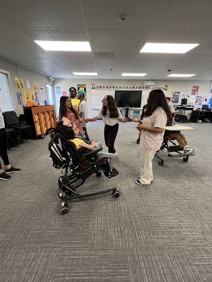 Dolores S. Whitley School tweet media