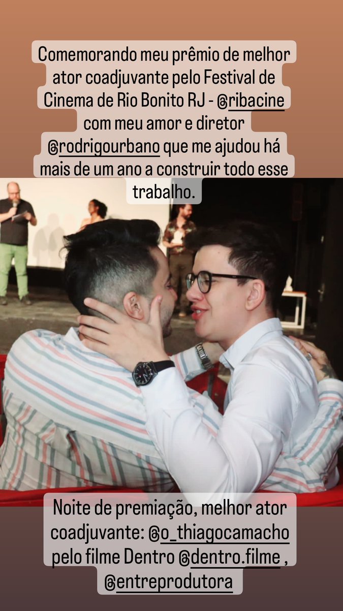 EntreProdutora's tweet photo. Muito felizes!! Thiago Camacho ganhou o prêmio de melhor ator coadjuvante pelo Festival de Cinema de Rio Bonito RJ, com o nosso filme, Dentro. Já assistiu? Segue: https://t.co/uaVll0fvPS https://t.co/gz8Lxz6nFe